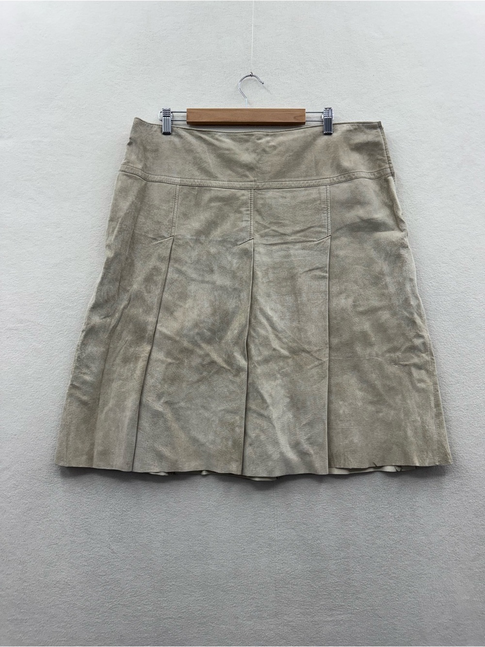 Danier Women’s 16 Tan Suede Midi A Line Pleated Skirt Lined